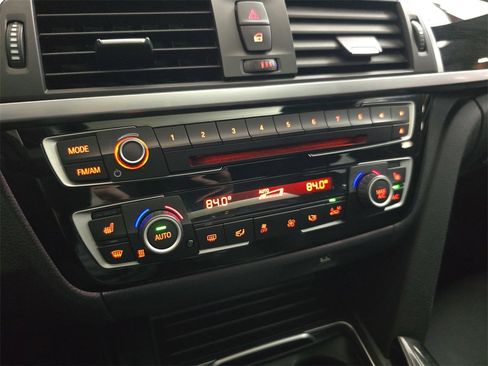 Used 2017 BMW 330e image 26