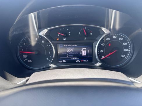 Used 2020 Chevrolet Equinox LT FWD image 21