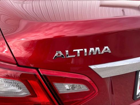 Used 2018 Nissan Altima 2.5 S w/ S Convenience Package image 10