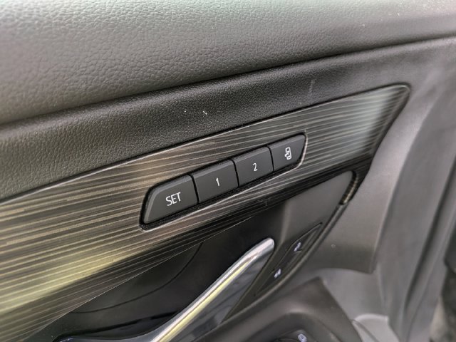 Used 2023 GMC Terrain SLT AWD/4WD image 14