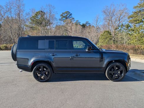 New 2026 Land Rover Defender 130 V8 image 4