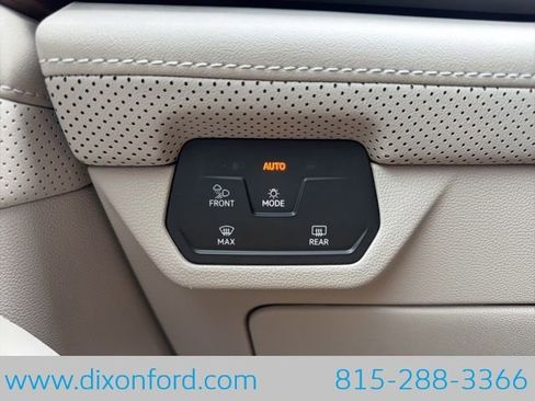 Used 2024 Volkswagen Atlas SE image 17