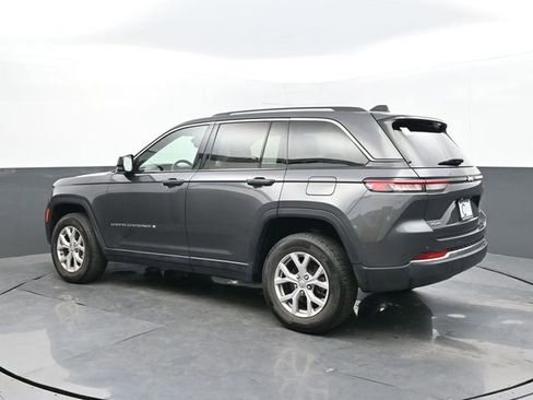 Used 2022 Jeep Grand Cherokee Limited image 3