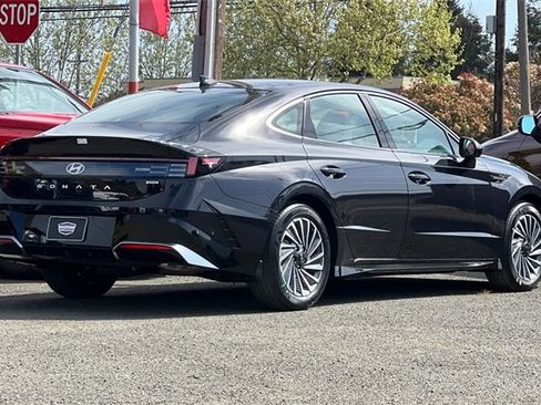 New 2025 Hyundai Sonata Limited image 6