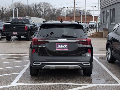 Used 2023 Kia Seltos EX image 10