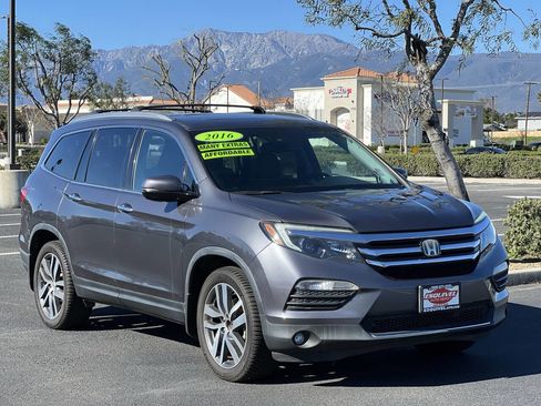 Used 2016 Honda Pilot Elite image 2