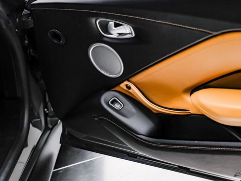 Used 2020 Aston Martin V8 Vantage Coupe image 68