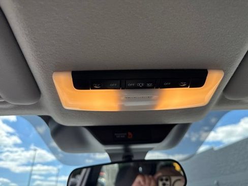 Used 2025 Nissan Kicks S AWD/4WD image 22