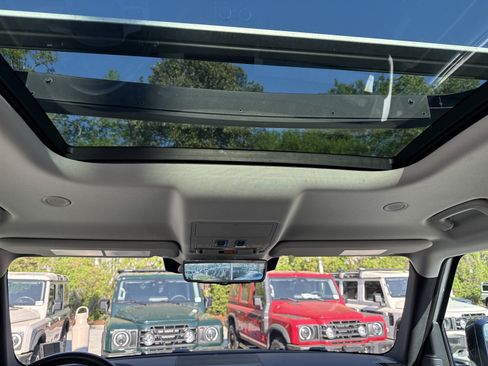 Used 2020 Land Rover Defender 110 First Edition AWD/4WD image 12
