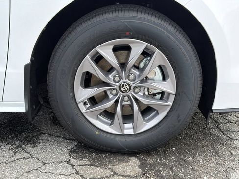 New 2026 Toyota Sienna LE FWD image 12