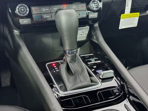 New 2025 Jeep Compass Latitude w/ Sun & Sound Group image 29