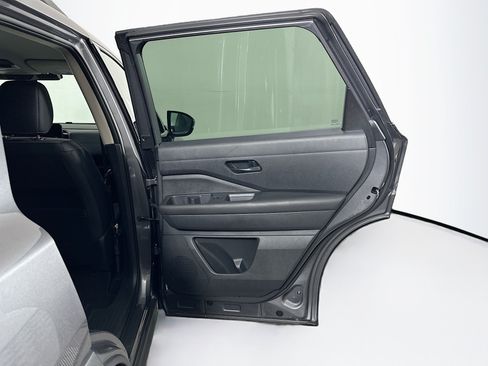 Used 2025 Nissan Pathfinder SV AWD/4WD image 31