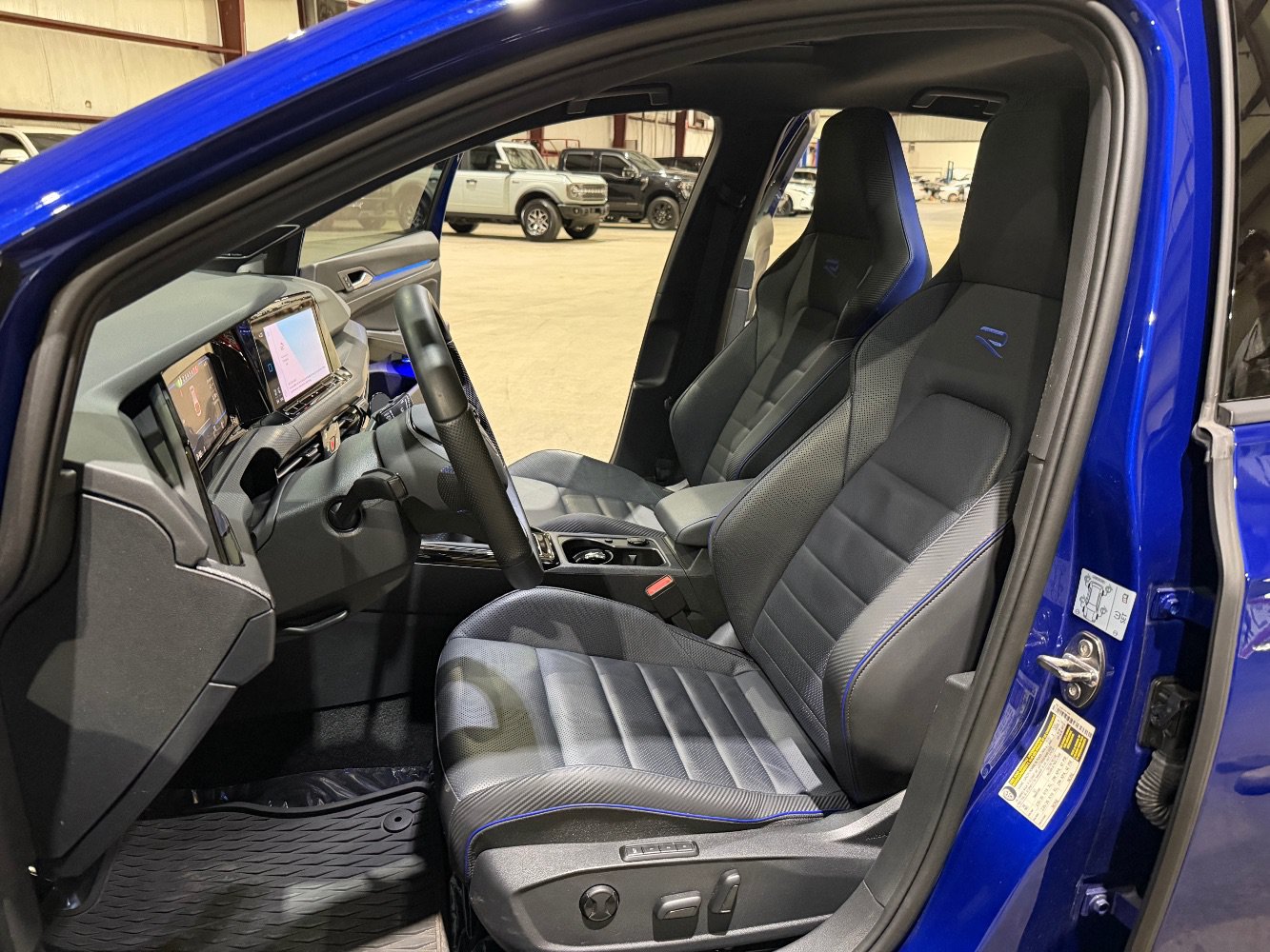 Used 2024 Volkswagen Golf R AWD/4WD image 14