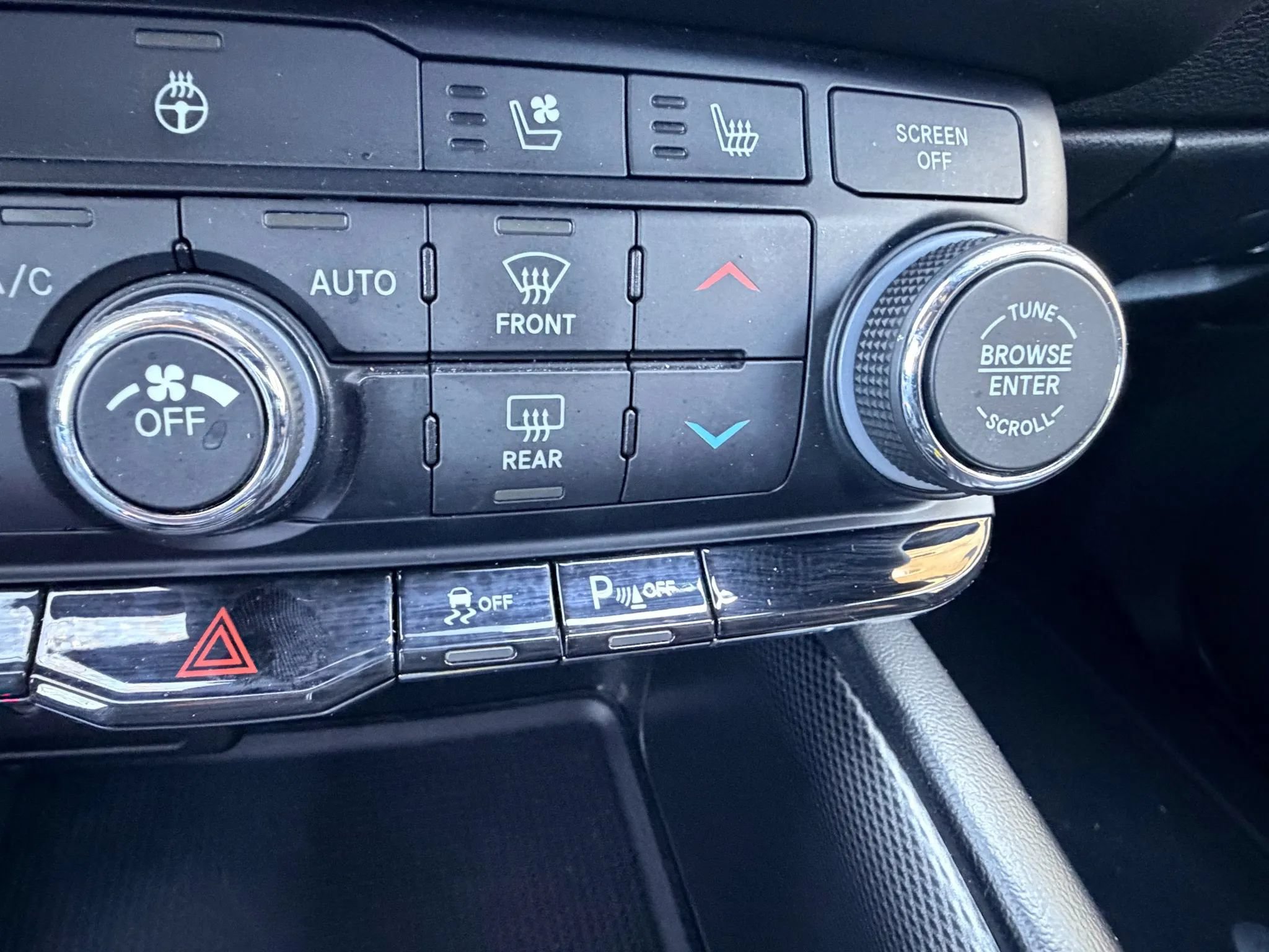 Used 2023 Dodge Durango GT AWD/4WD image 18