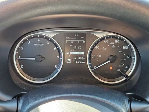 Certified 2025 Nissan Kicks Play S image 4