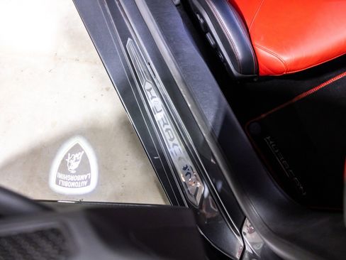 Used 2021 Lamborghini Huracan EVO RWD image 31