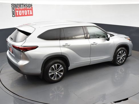 Used 2022 Toyota Highlander XLE image 24
