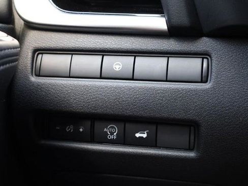 Certified 2025 Nissan Rogue SL AWD/4WD image 19