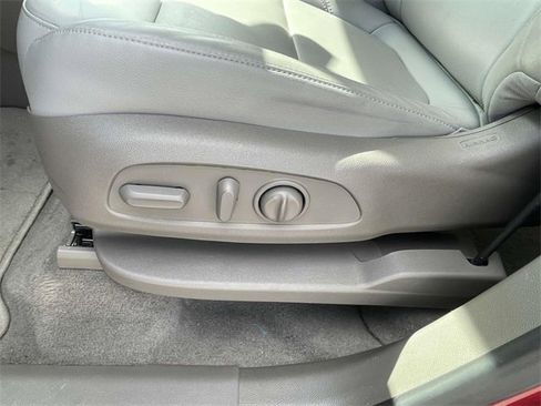 Used 2021 Chevrolet Traverse LT w/ LT Premium Package image 15