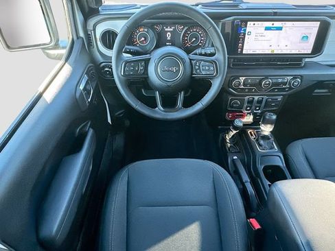 Used 2025 Jeep Wrangler Sport AWD/4WD image 21