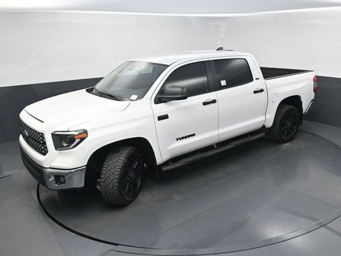 Used 2020 Toyota Tundra SR5 w/ SR5 Upgrade Package AWD/4WD image 30