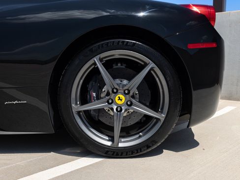 Used 2012 Ferrari 458 Spider RWD image 19