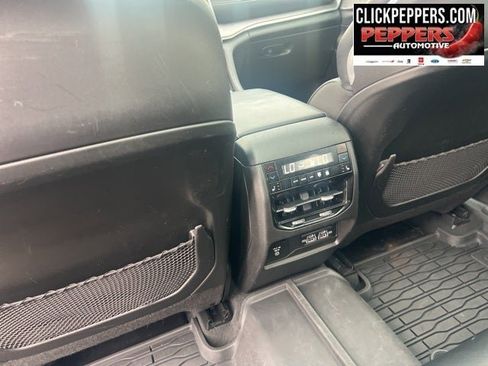 Used 2022 Jeep Grand Cherokee Overland w/ Luxury Tech Group IV image 16