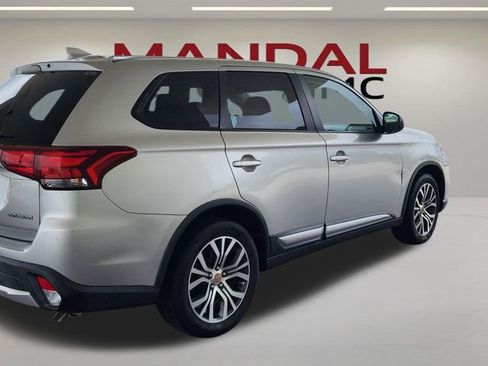 Used 2018 Mitsubishi Outlander ES FWD image 5