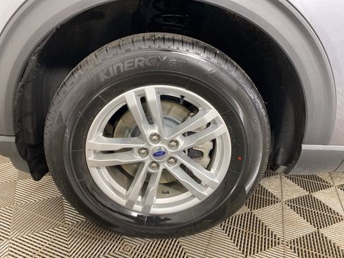 Used 2022 Ford Explorer XLT image 15