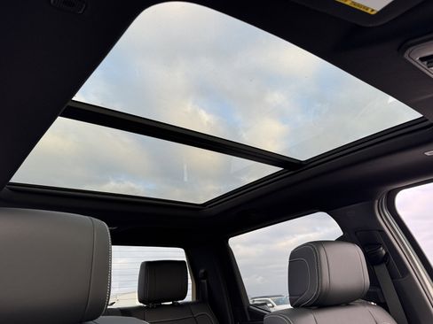New 2026 Toyota Tundra Limited AWD/4WD image 3