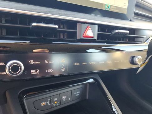 New 2025 Kia K5 EX FWD image 18