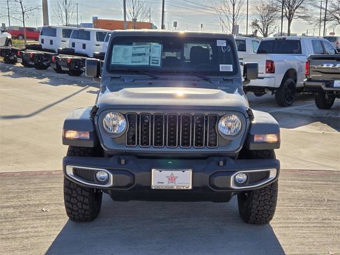 New 2025 Jeep Gladiator Sport image 9