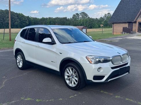 Used 2017 BMW X3 sDrive28i RWD image 2