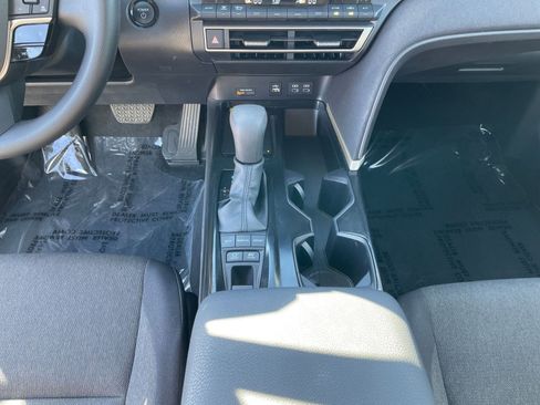 Used 2025 Toyota Camry LE image 40