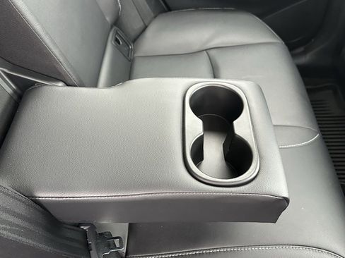 Used 2024 Toyota Corolla Cross XLE image 19