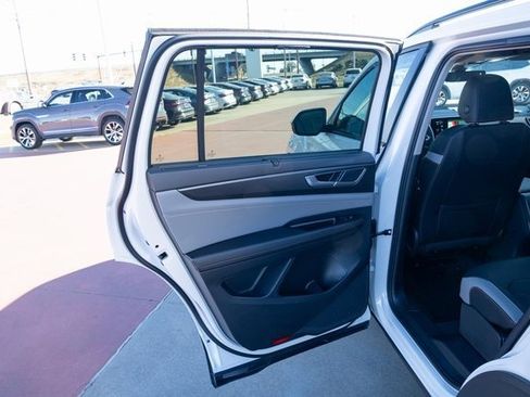 New 2026 Volkswagen Atlas Peak Edition image 12