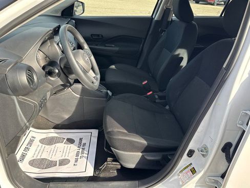 Used 2024 Nissan Kicks S image 9