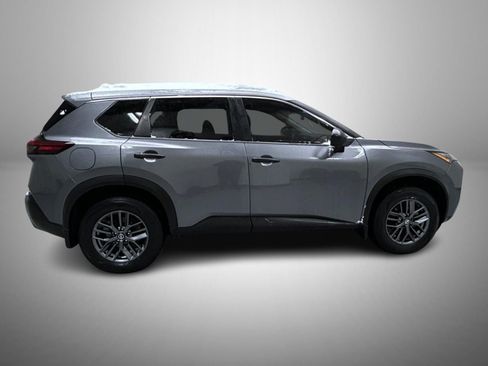 Used 2021 Nissan Rogue S image 4