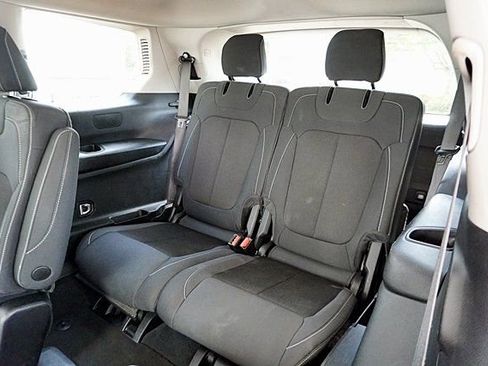 Used 2023 Jeep Grand Cherokee L Laredo RWD image 20