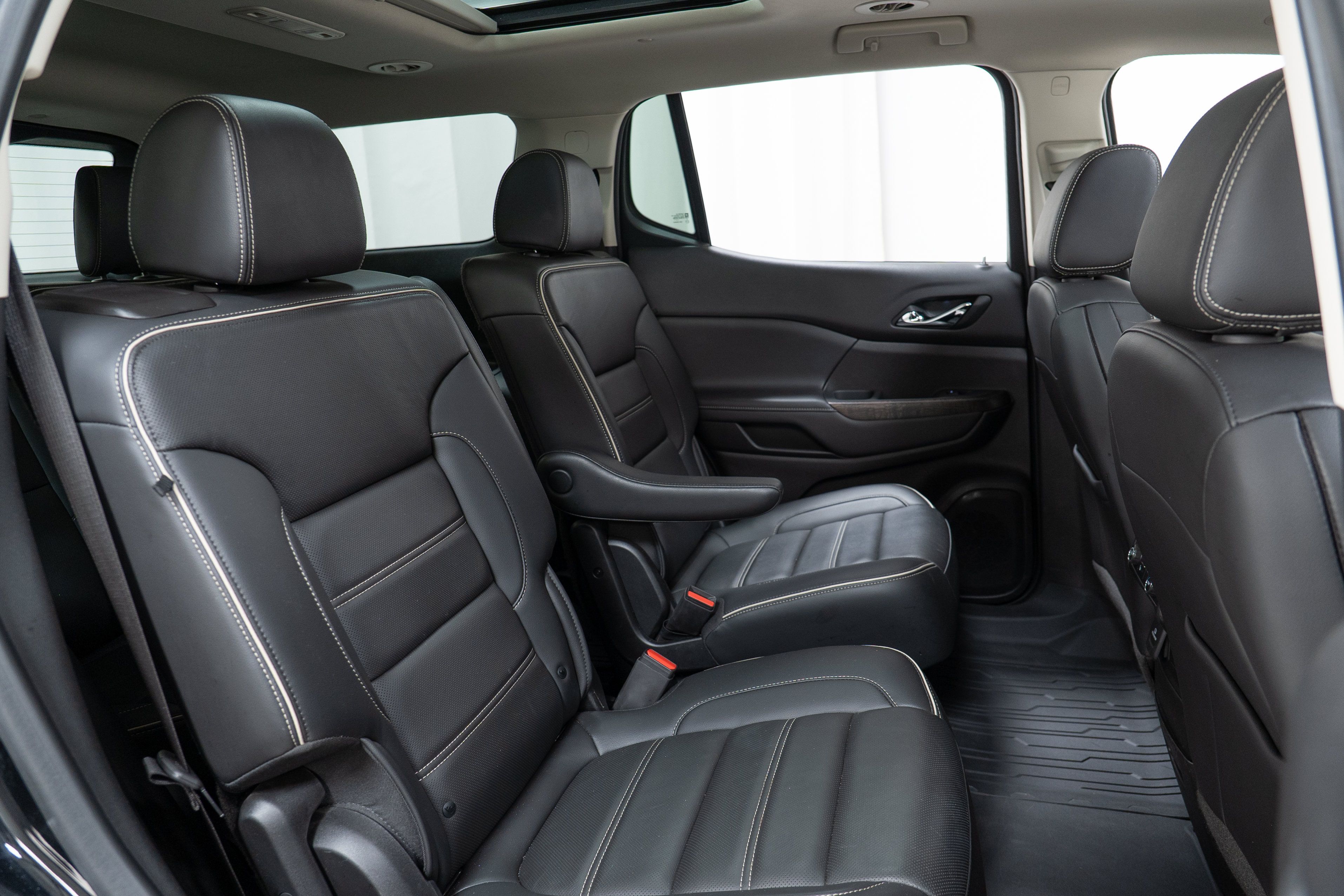 Used 2023 GMC Acadia Denali w/ Denali Ultimate Package FWD image 24
