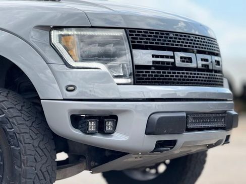 Used 2012 Ford F150 Raptor w/ Raptor Luxury Pkg image 8