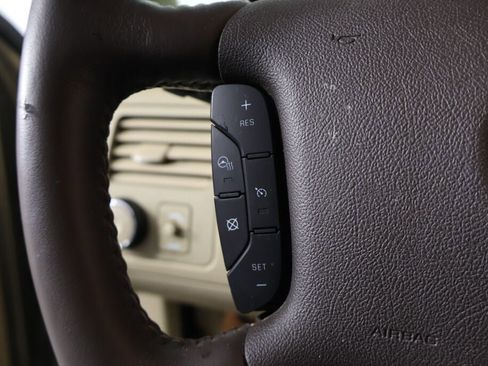 Used 2010 Buick Lucerne CXL image 34