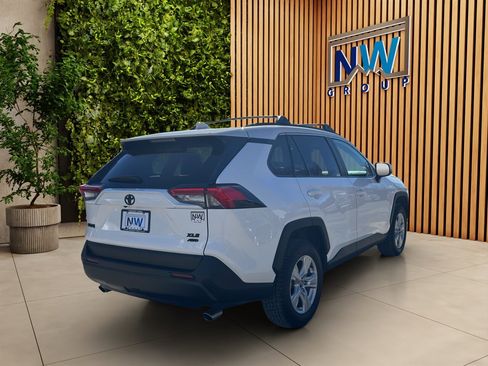 Used 2020 Toyota RAV4 XLE w/ Convenience Package image 26