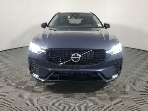 Certified 2025 Volvo XC60 B5 Core image 2