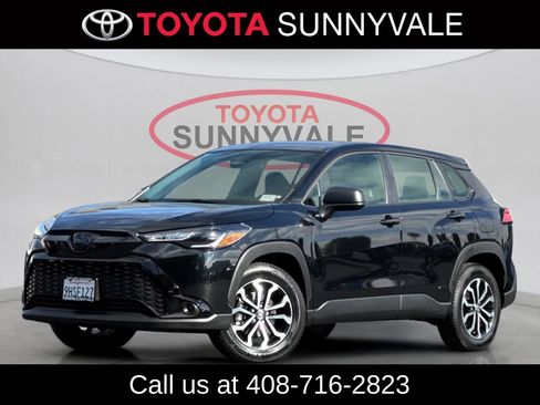 Used 2023 Toyota Corolla Cross AWD Hybrid image 2