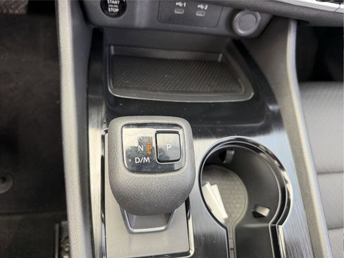 Used 2024 Nissan Rogue SV w/ SV Premium Package image 18