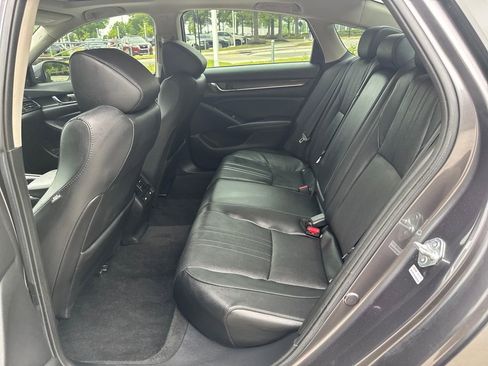 Used 2021 Honda Accord Touring image 32