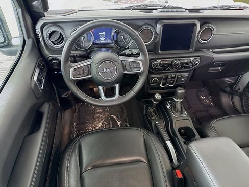 Used 2022 Jeep Wrangler Unlimited Sahara w/ Cold Weather Group image 3