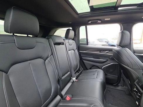 New 2026 Jeep Grand Cherokee Limited AWD/4WD image 14