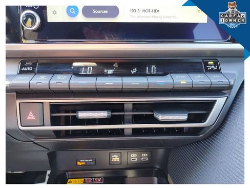 Used 2025 Toyota Camry SE FWD image 37
